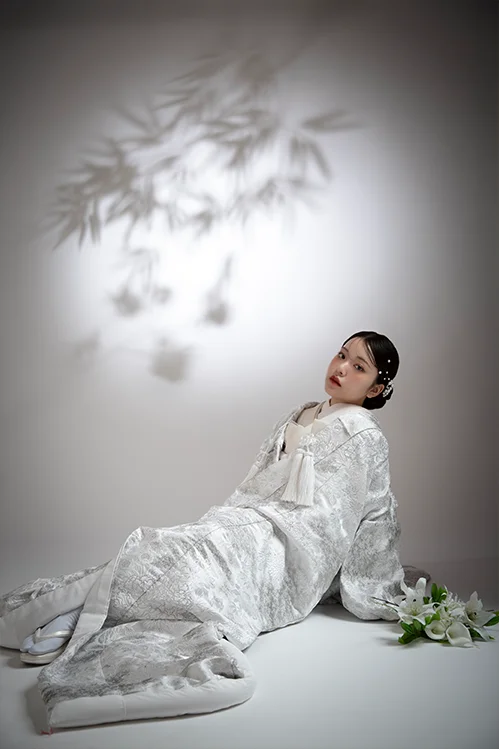 Grounded Elegance(3)