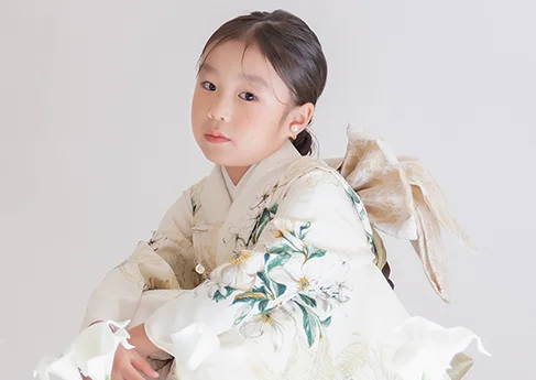七五三写真 A Timeless Moment in White