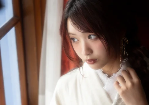 成人写真「Velvet Reverie」