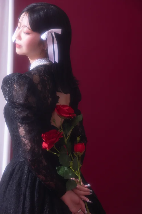 Bloom into Elegance(3)