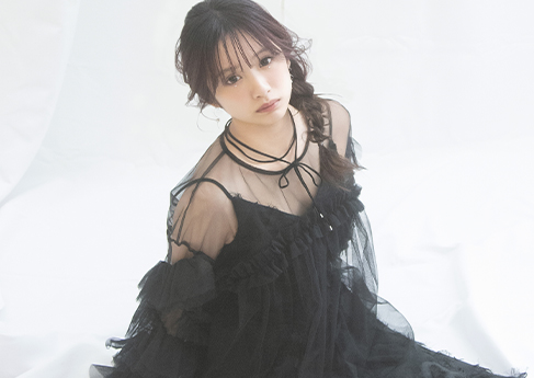 成人写真 Stillness in black