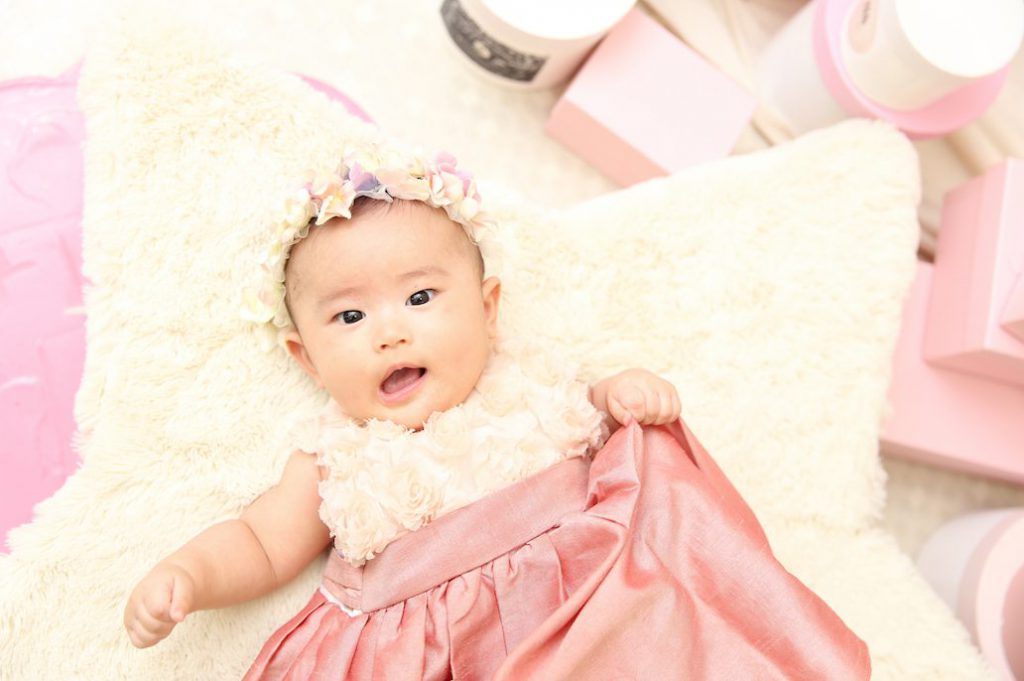 ベビー　赤ちゃん　ハーフバースデー　1歳　ベビーフォト　記念　撮影　スタジオ　スタジオ撮影