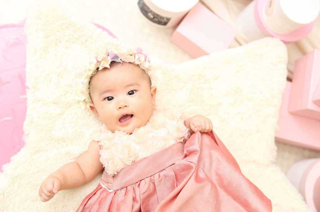 ベビー　赤ちゃん　ハーフバースデー　1歳　ベビーフォト　記念　撮影　スタジオ　スタジオ撮影