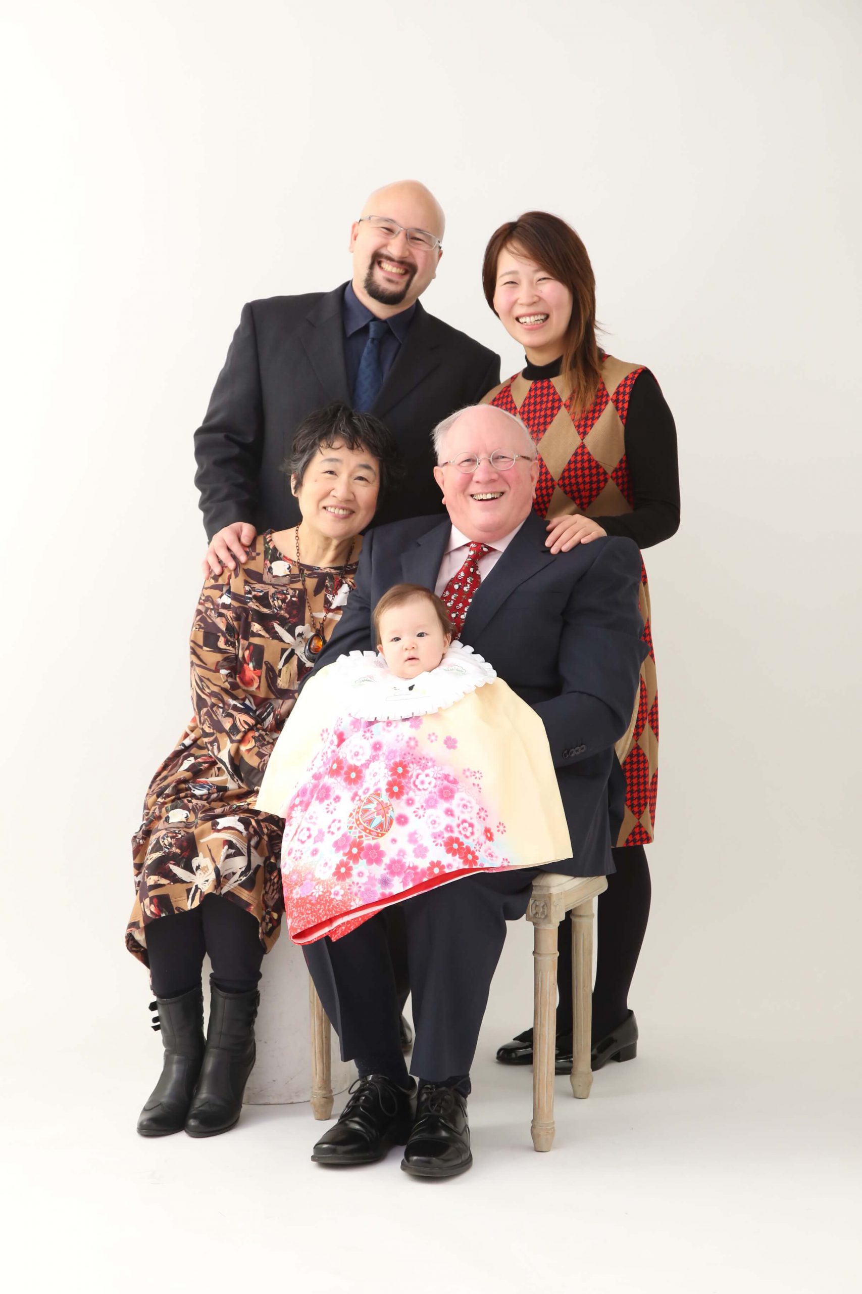 ベビー　赤ちゃん　100日　ベビーフォト　記念　撮影　家族　家族写真　記念　和装　和服　パパ　ママ