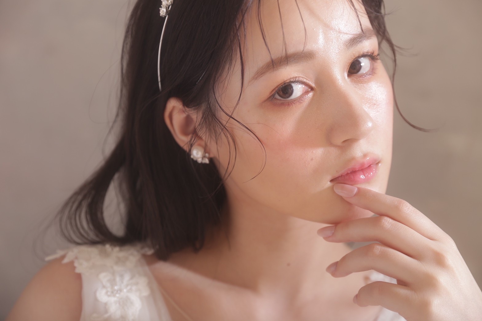 » 【ヘアメイクHOW TO】夏到来!「ツヤ肌」と「テカリ肌」の境界線は?ツヤ肌成功の秘訣♡【Palette札幌中央店】|写真工房ぱれっと札幌中央店