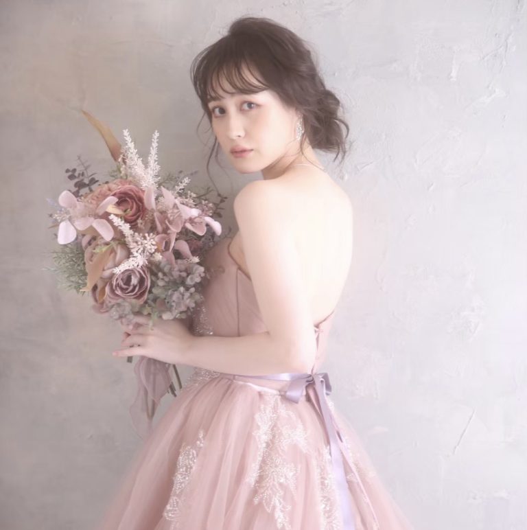 【カラードレス10色】色が持つ意味からドレスを選ぼう♡