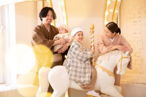 【七五三撮影】暖かな家族の空間を味わいませんか？メリーゴーランドスタジオより新ビジュアルが登場･:*