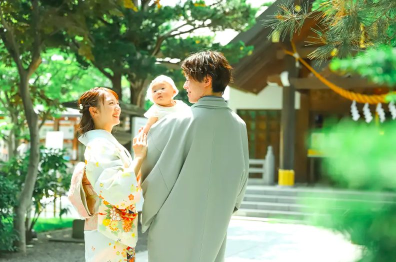百日記念】家族写真はなにを着たらいいの？撮影やお宮参りにも♪パパママ着物の魅力をご紹介！｜写真工房ぱれっとサッポロファクトリー店