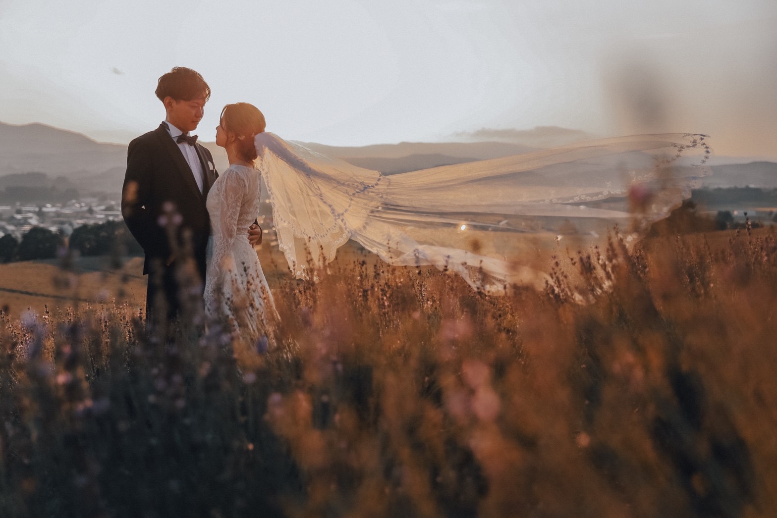 【BRIDAL】sunset × romantic 上富良野 日の出公園にて｜写真工房ぱれっと旭川店