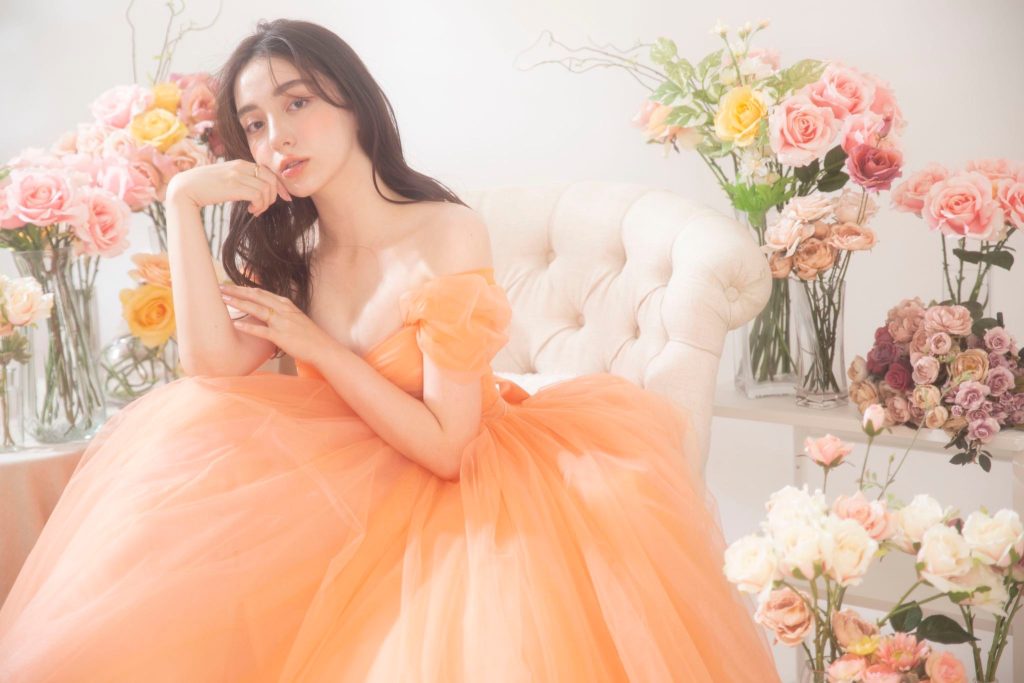 オレンジウェディングドレスで個性を輝かせる方法
