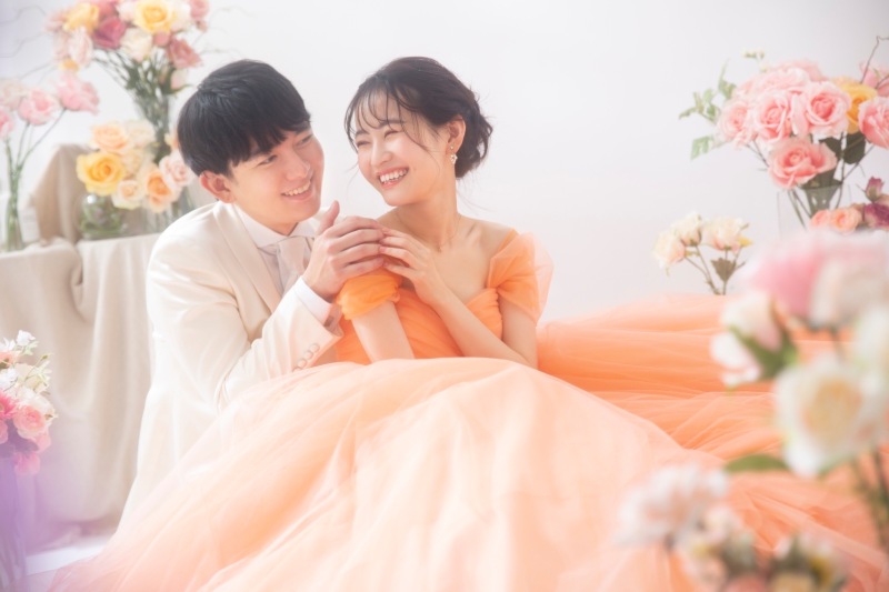 オレンジウェディングドレスで個性を輝かせる方法｜写真工房