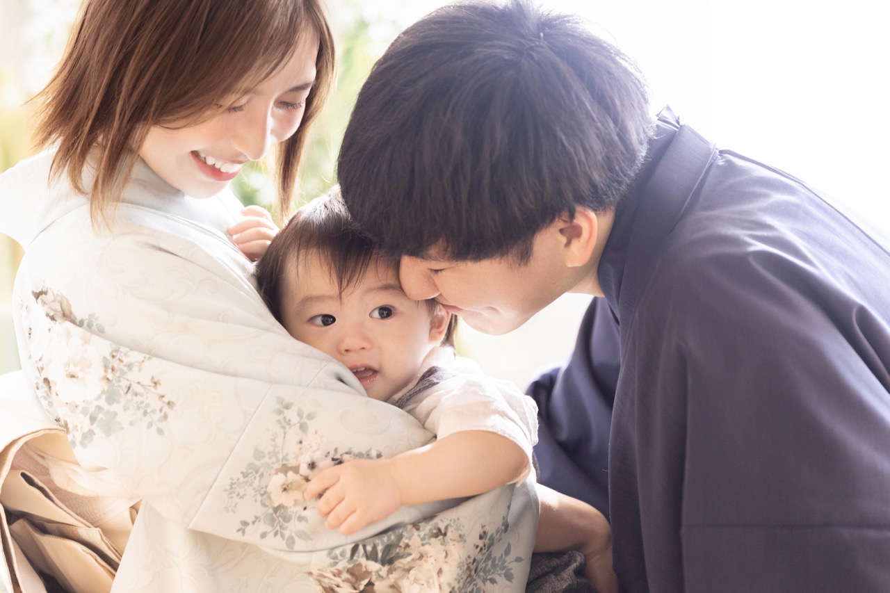 フォトウェディングを子どもと一緒に！撮影できる写真スタジオ情報