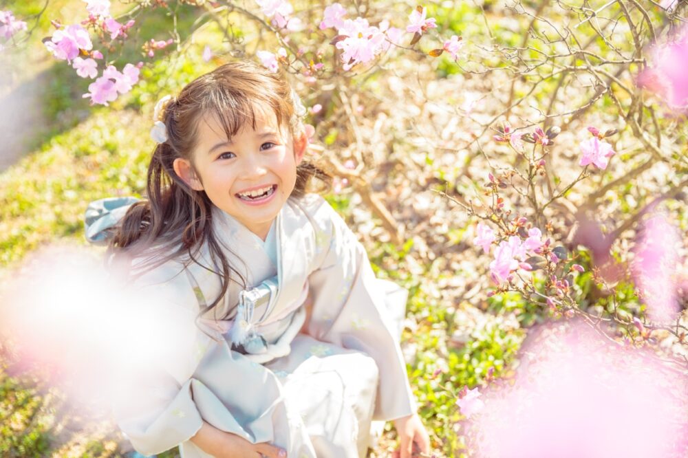 女の子 公園 写真 撮影 記念 桜