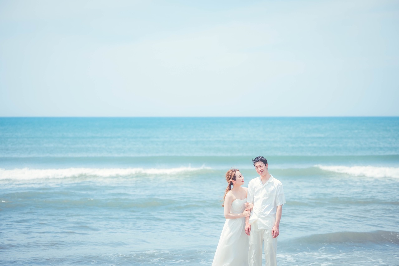 ビーチ　婚礼　ロケ　白ドレス　海　　あそびーち
