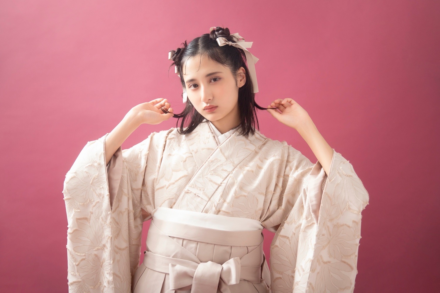 卒業袴は早めのご予約がおすすめ！たくさんのお衣装をご用意してお待ちしております♡