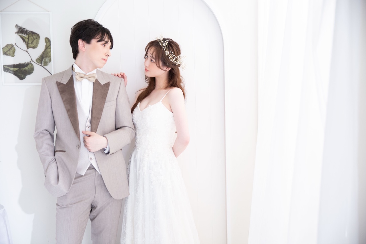 婚礼　ウェディング　撮影　タキシード　ドレス　白