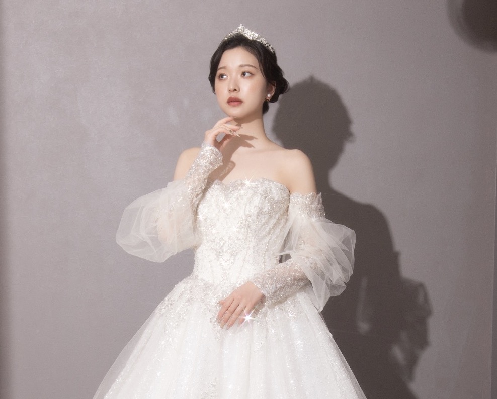 【Premier line ドレス】8月末入荷！誰もが憧れる主役感抜群のグリッタードレス【CHERI BIJOU】