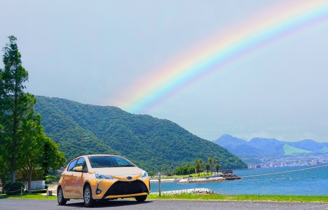 結婚式のお車代は誰にいくら？相場とスマートな渡し方を解説！