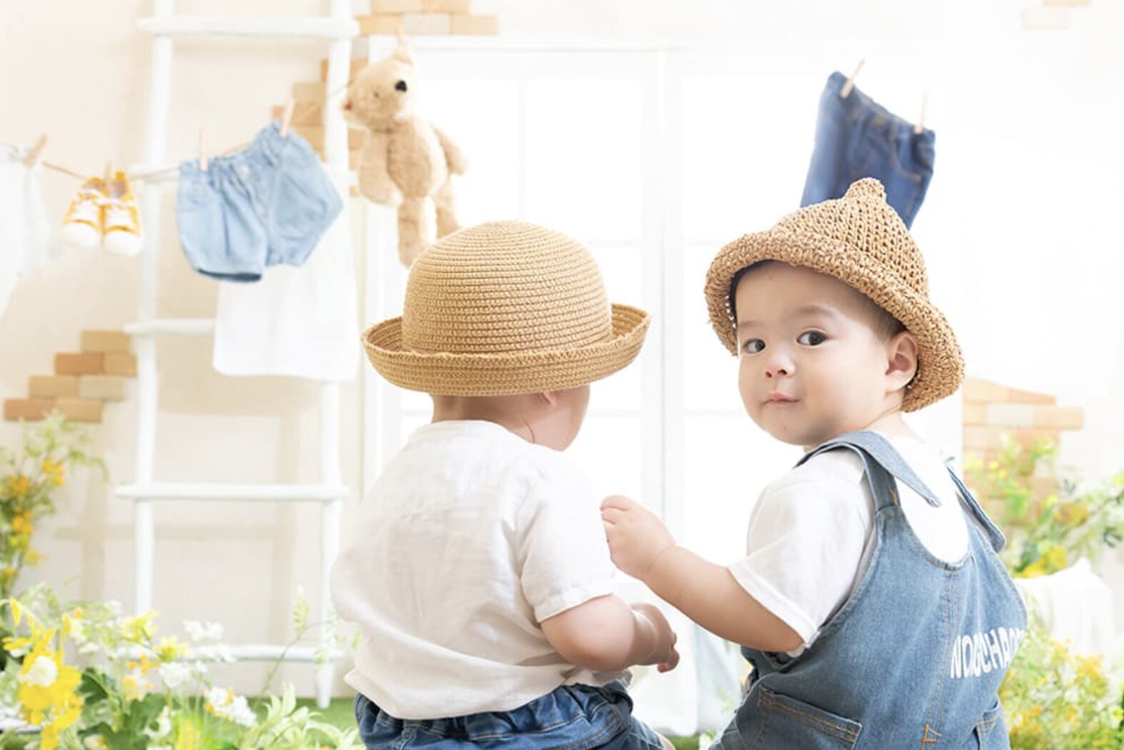 兄弟・姉妹撮影のコツ｜家族で楽しくベビーフォトを撮る方法