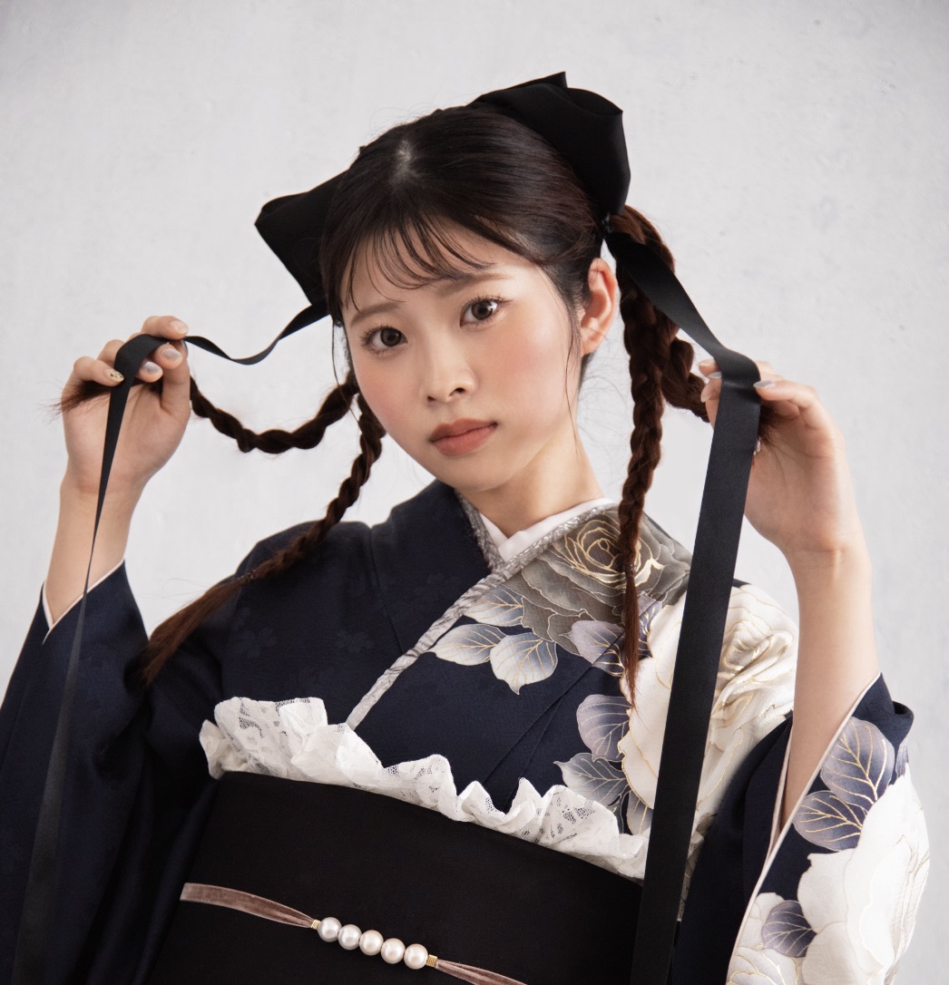 【シックモダン】洗練された光と影が織りなす和の美【振袖撮影】