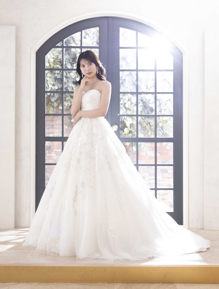 SS25 バックリボンドレス