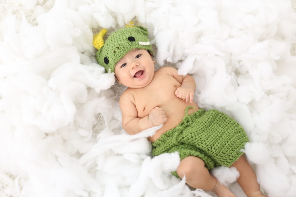 たつ、赤ちゃん、はだかんぼ