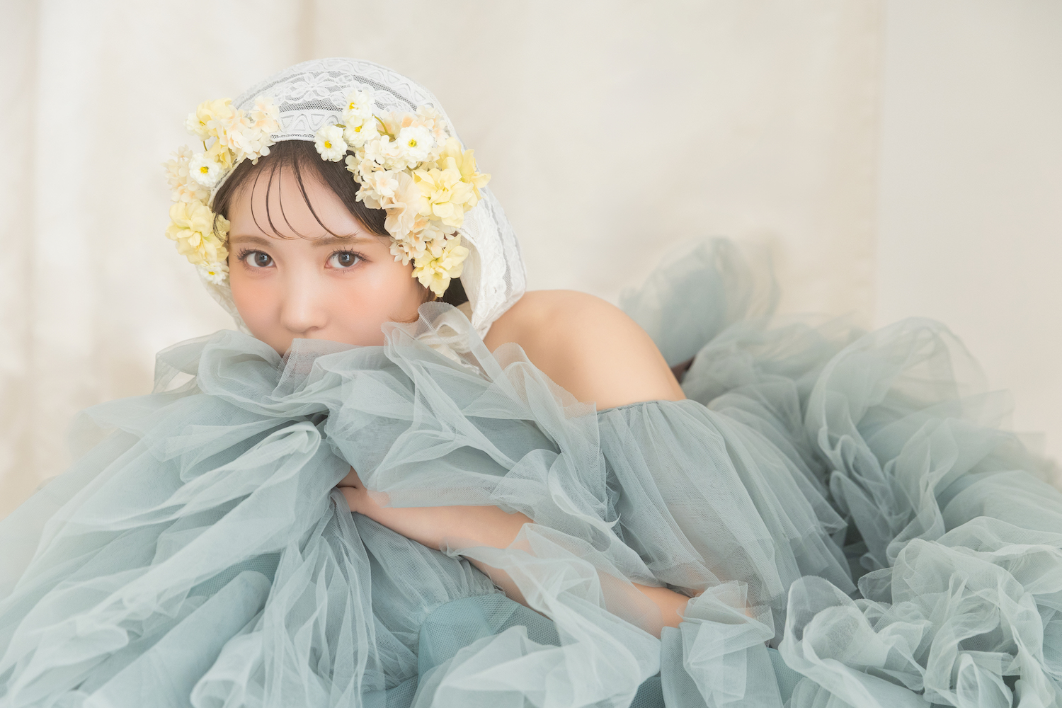 新ビジュアル公開♡1番人気のプレミアラインドレス着用