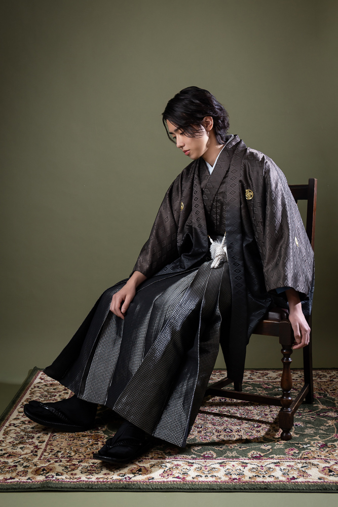 【男性の成人式】函館で袴レンタル＆撮影なら！凛々しい姿で二十歳の節目を飾る