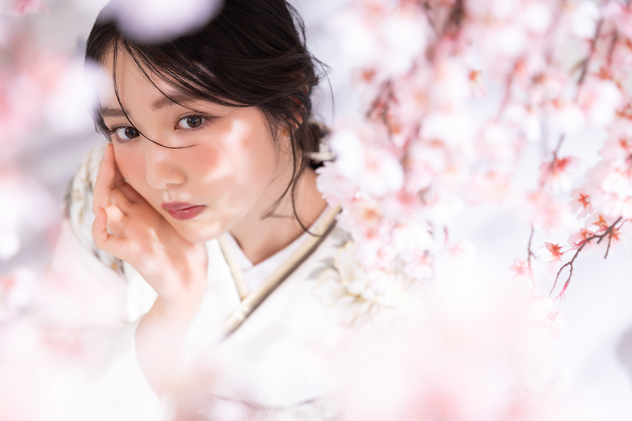 【成人式】前撮りは「春」が正解！新作振袖が選べる春撮りのメリットと予約のコツ