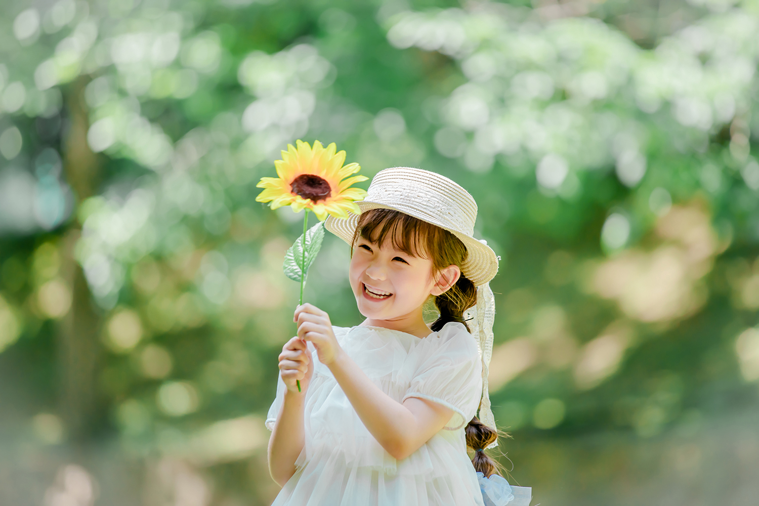 物語の主人公になれる場所。西野緑道で叶える、夢のキッズ洋装ロケーション🌱