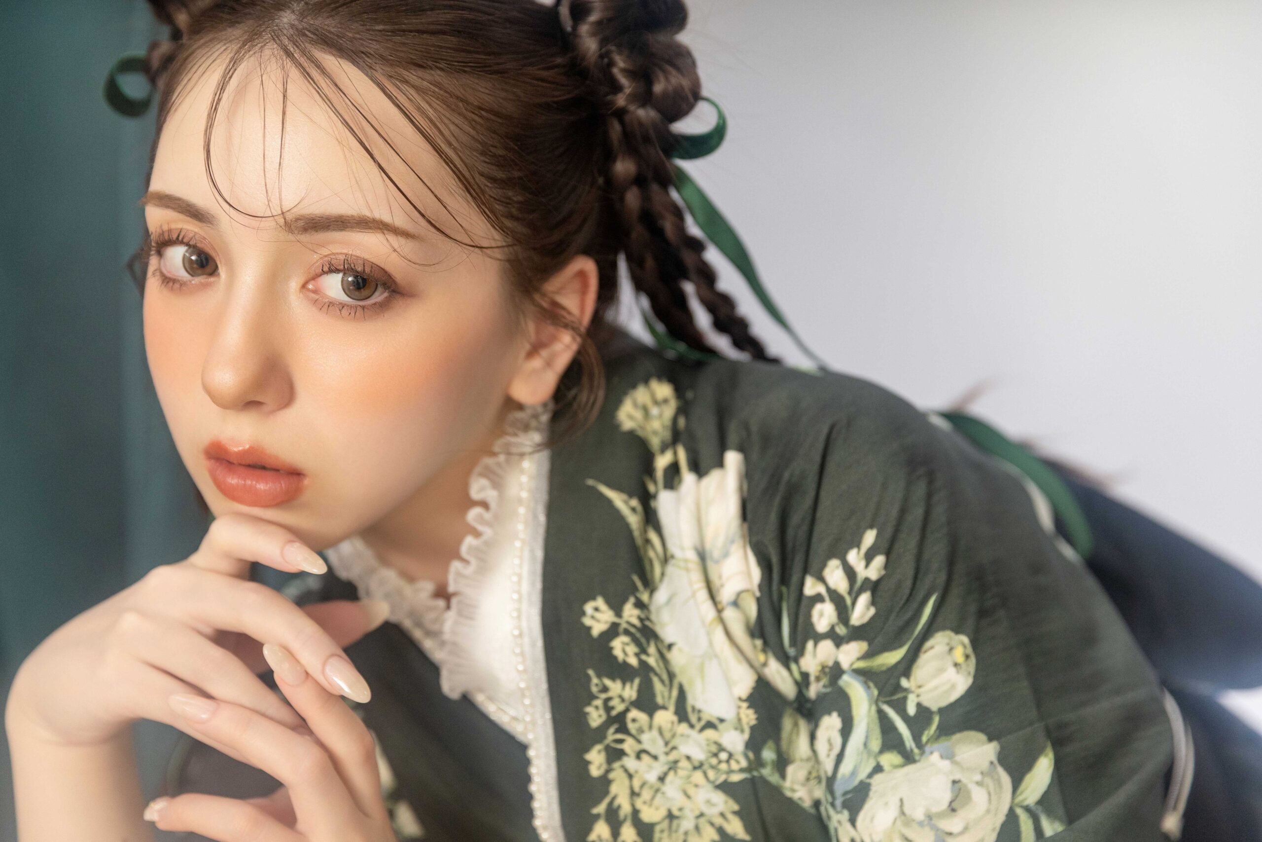 【成人式】振袖からドレスへの変身！ヘア・メイクチェンジで「最高に可愛い娘」を残すタイミングと最新スタイル解説