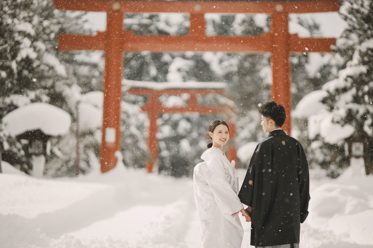 北海道雪地婚紗推薦｜日本傳統和裝與雪景的極致對比，在純白大地綻放最浪漫的愛