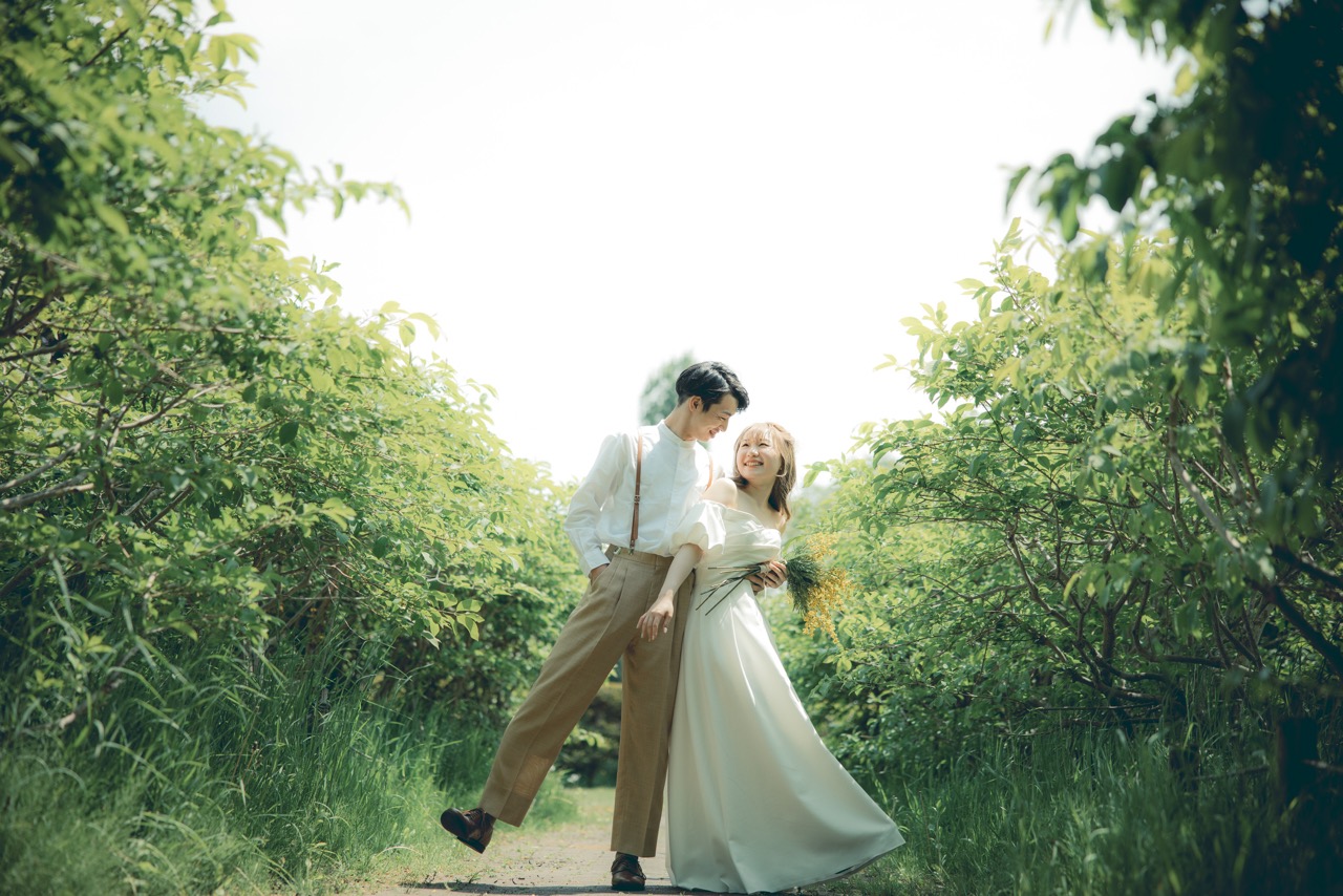 ฉากหลังเป็นวิวฤดูร้อนของซัปโปโร จองถ่ายภาพที่เล่าเรื่องผ่านมุมมองสไตล์ Cinematic