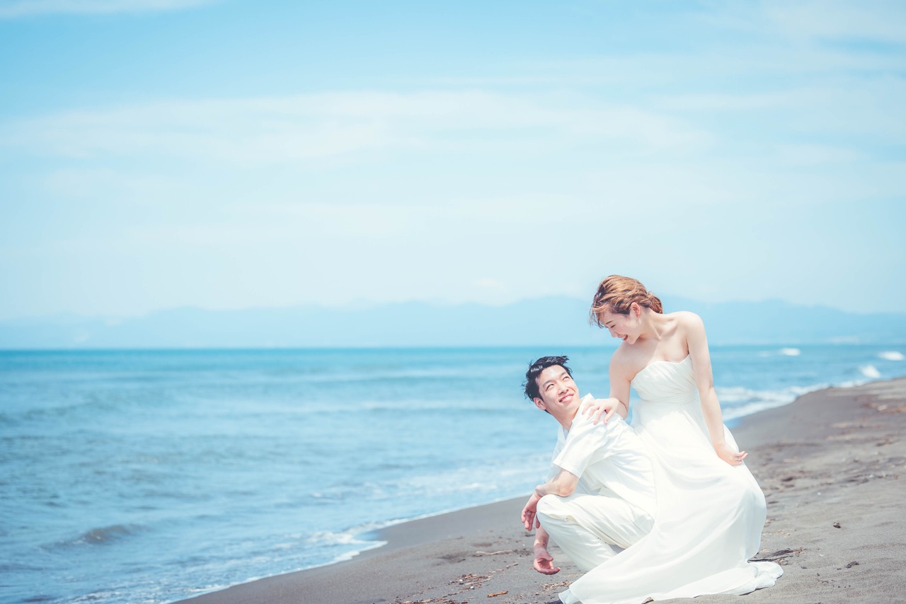 【留住心動的瞬間】浪花與白紗的邂逅!石狩「Asobeach」海景婚紗攝影,拍出滿滿「氛圍感」的電影級情緒風大片
