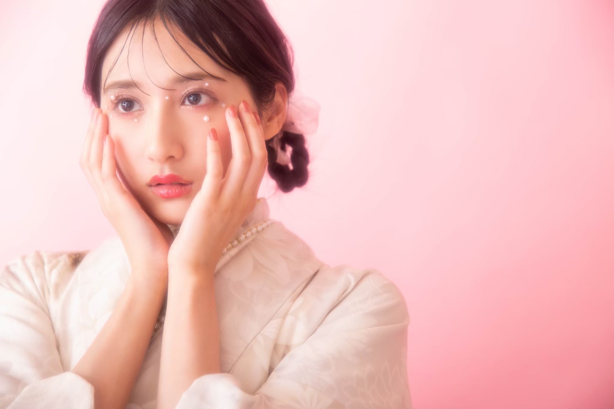 【振袖撮影FAQ】撮影時と帰宅時で髪飾りを変えられる？持ち込みアレンジの疑問を写真工房ぱれっと札幌中央店が解決！